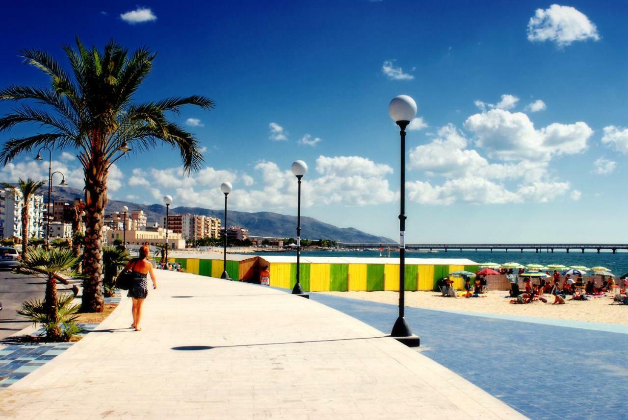 Aduepassi Apartments Manfredonia Eksteriør bilde